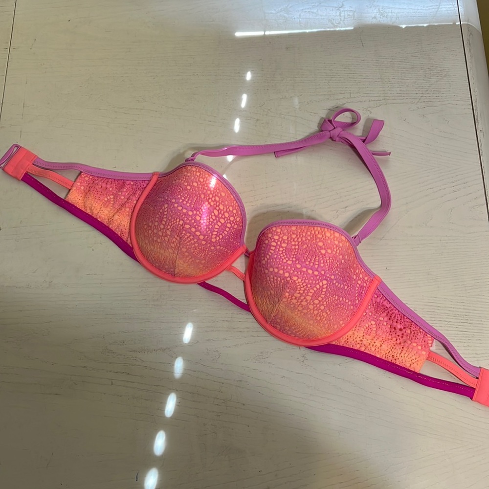 Victoria’s Secret bikini top